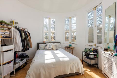 2 bedroom flat for sale, Royal Crescent, London, W11