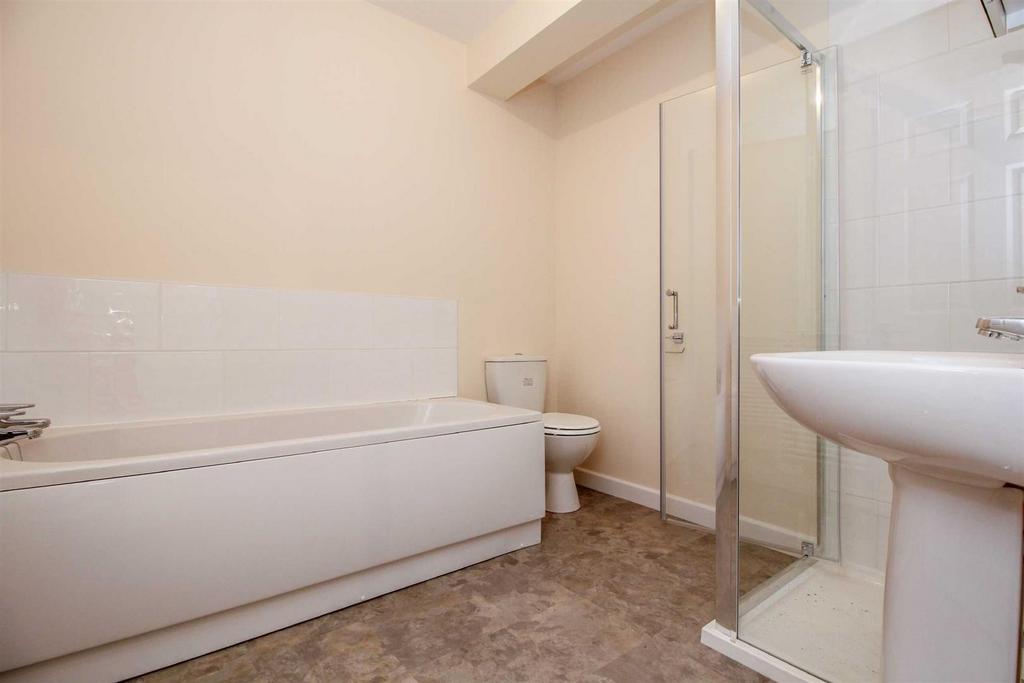 Bathroom 2.jpg