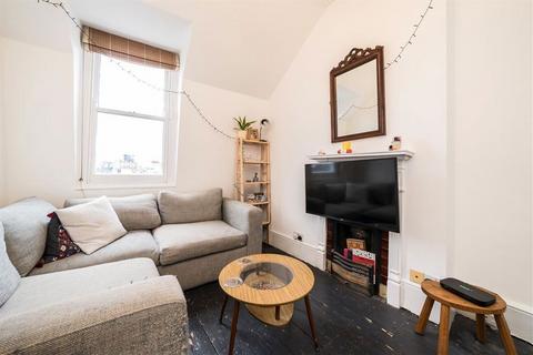 2 bedroom flat for sale, Shaftesbury Avenue, London W1D