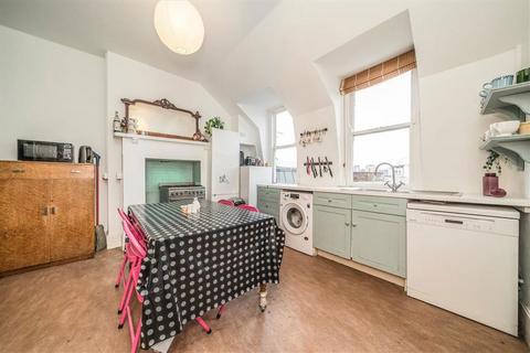2 bedroom flat for sale, Shaftesbury Avenue, London W1D
