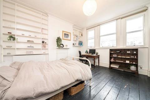 2 bedroom flat for sale, Shaftesbury Avenue, London W1D