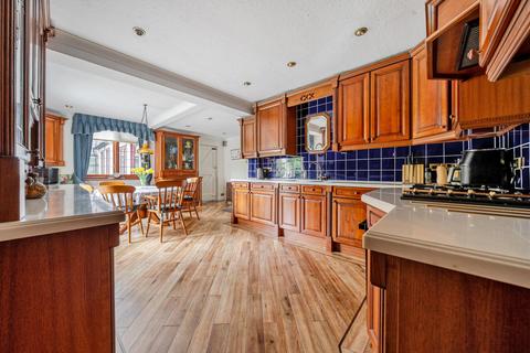 4 bedroom detached house for sale, The Avenue, Hampshire PO14