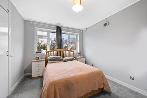 1 bedroom apartment to rent, Lovelace Gardens, Surbiton KT6