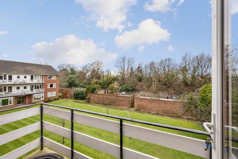 1 bedroom apartment to rent, Lovelace Gardens, Surbiton KT6