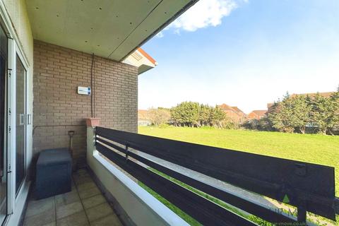 2 bedroom flat for sale, Viking Way, East Sussex BN23