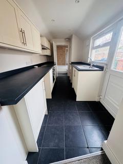 2 bedroom property to rent, Claygate, Peterborough, PE7