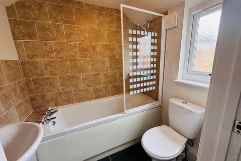 2 bedroom property to rent, Claygate, Peterborough, PE7