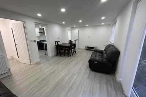 2 bedroom flat to rent, Keresley Close, SOLIHULL, B91
