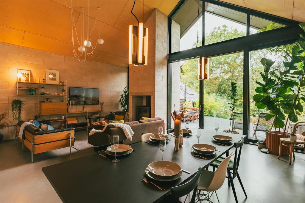 Living/Dining Room