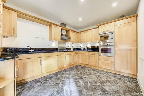 2 bedroom flat to rent, Beckford Close, Kensington, London, W14