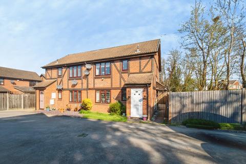 1 bedroom maisonette for sale, Morley Close, Yateley, GU46