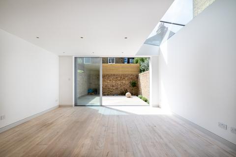 undefined, Brayburne Avenue London SW4
