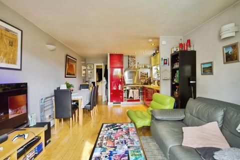 2 bedroom terraced house for sale, Wilberforce Road, London, NW9