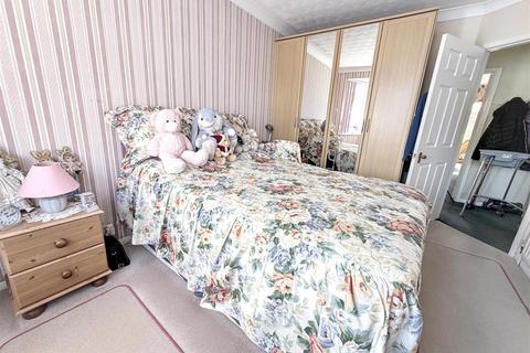 undefined, Linford Avenue, Newport Pagnell MK16