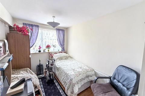 undefined, Linford Avenue, Newport Pagnell MK16