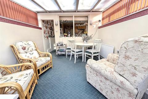 undefined, Linford Avenue, Newport Pagnell MK16