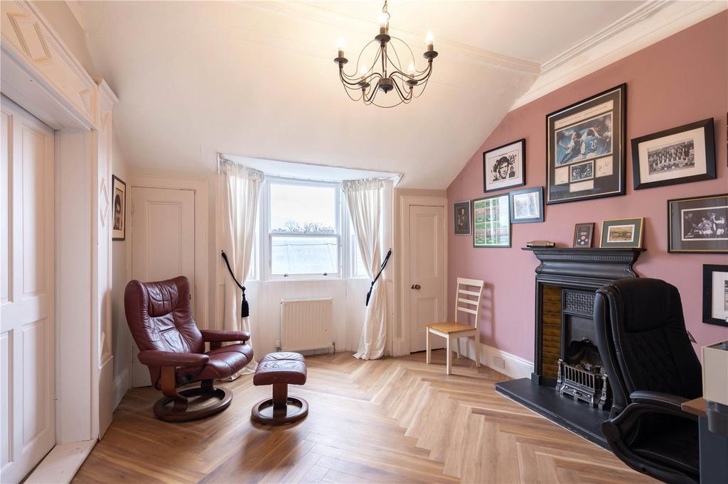 9 Kirklee Terrace