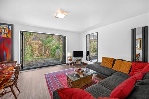 5 bedroom terraced house for sale, Greenham Close, London