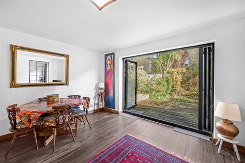 5 bedroom terraced house for sale, Greenham Close, London