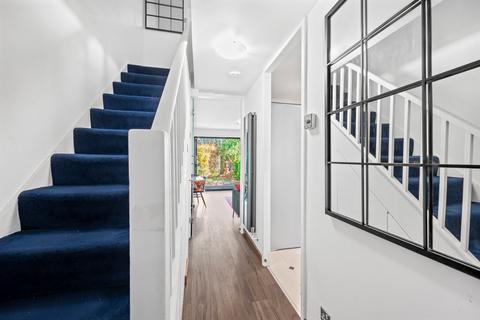 5 bedroom terraced house for sale, Greenham Close, London