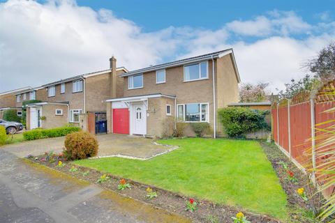4 bedroom detached house for sale, Priory Close, Needingworth