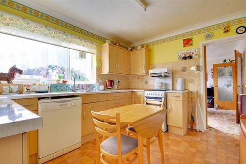 4 bedroom detached house for sale, Priory Close, Needingworth