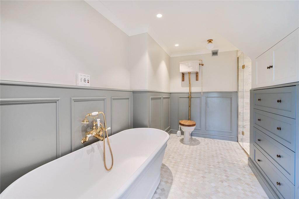 En Suite Bathroom