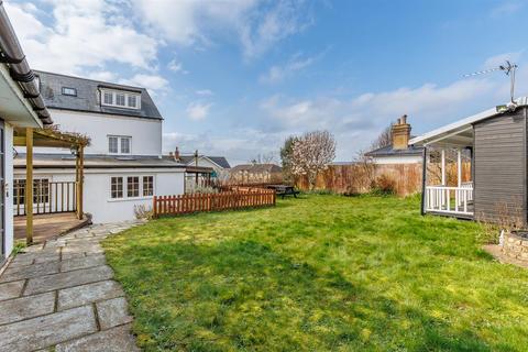 5 bedroom detached house for sale, Newport, Isle Of Wight