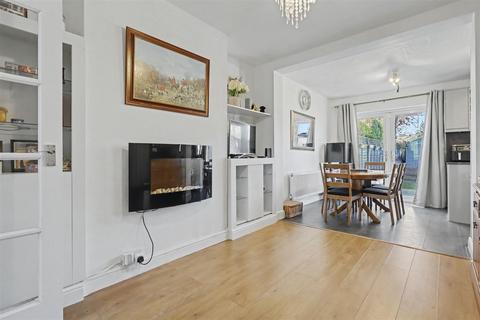 3 bedroom terraced house for sale, Lathkill Close, Enfield