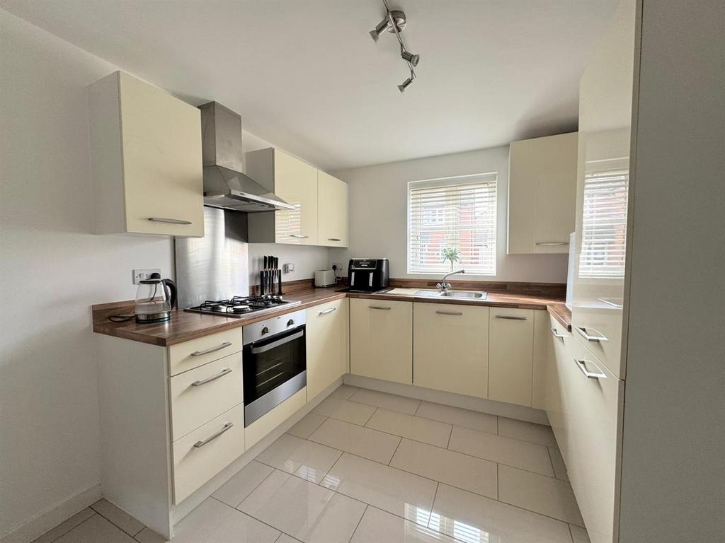 Dining kitchen