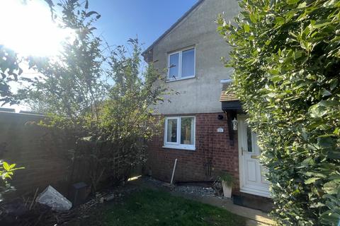 2 bedroom terraced house to rent, Faulkeners Way, Trimley St. Mary