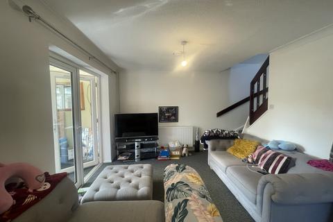 2 bedroom terraced house to rent, Faulkeners Way, Trimley St. Mary