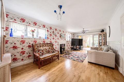 4 bedroom bungalow for sale, Copperfield Avenue, Hillingdon, Middlesex