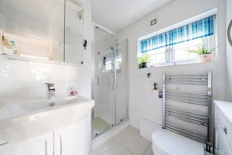 4 bedroom bungalow for sale, Copperfield Avenue, Hillingdon, Middlesex