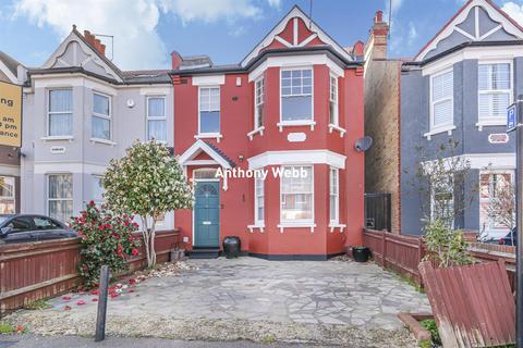 3 bedroom end of terrace house for sale, Hoppers Road, Winchmore Hill, N21