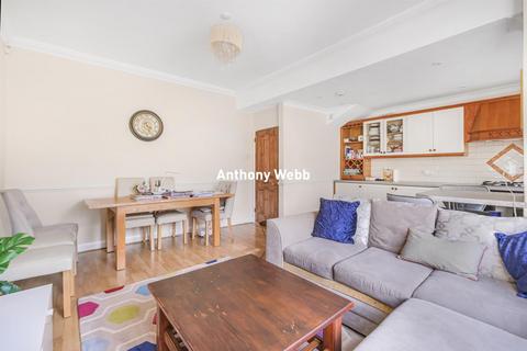 3 bedroom end of terrace house for sale, Hoppers Road, Winchmore Hill, N21