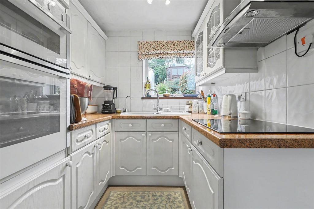 Kitchen 3.jpg
