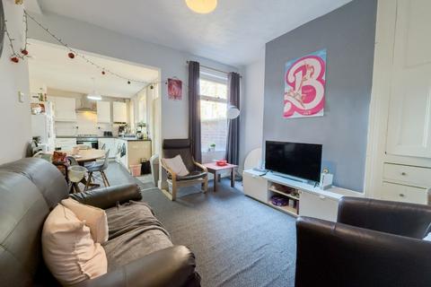 4 bedroom house to rent, Crofton Street, Manchester, M14