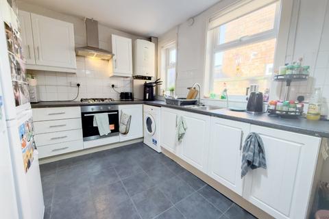 4 bedroom house to rent, Crofton Street, Manchester, M14
