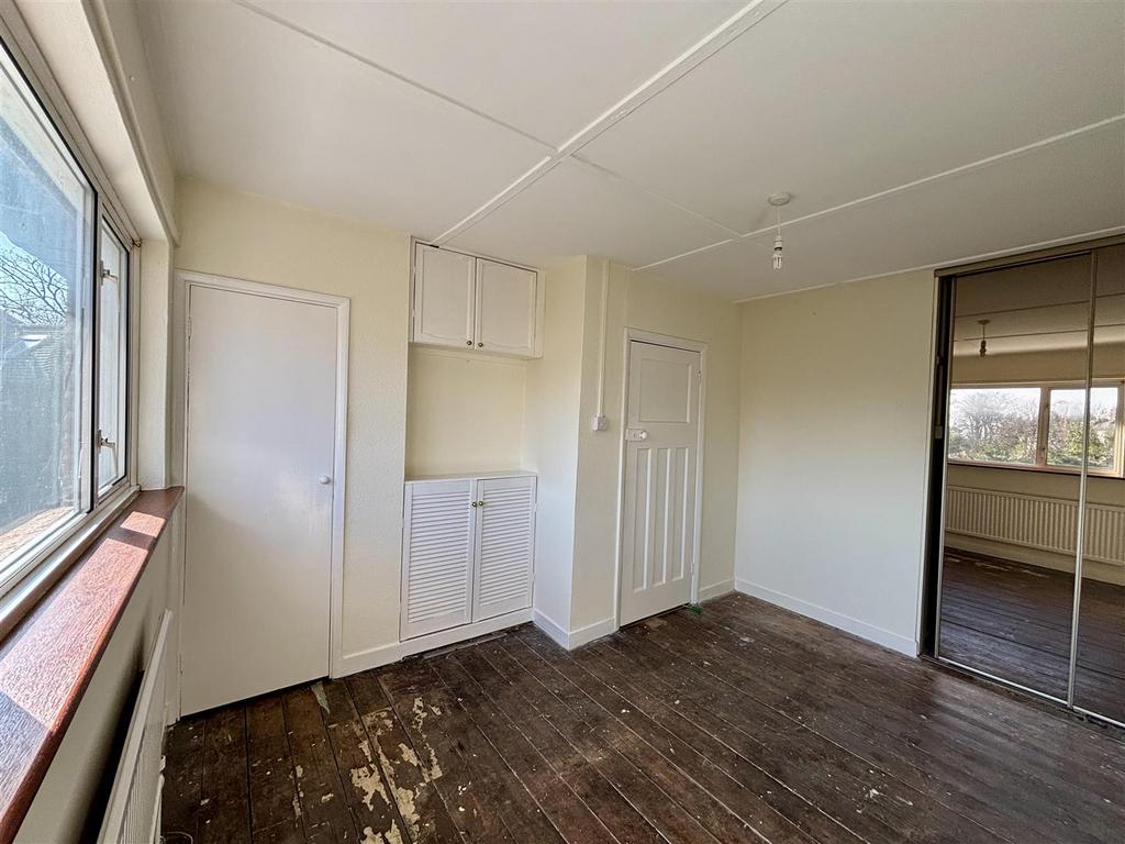 Front Bedroom - Owners.jpeg