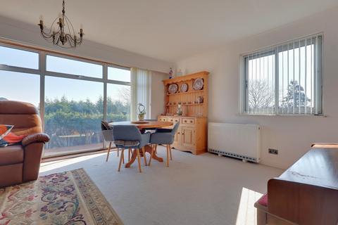 3 bedroom flat for sale, Longmead Court, Langstone, Havant