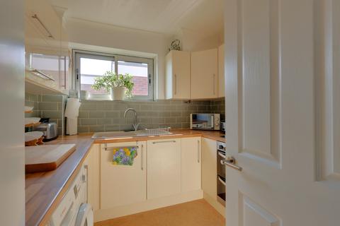 3 bedroom flat for sale, Longmead Court, Langstone, Havant