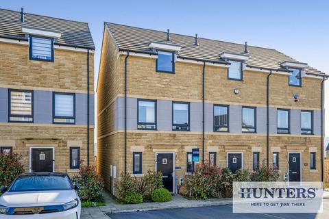 3 bedroom townhouse for sale, Stansfield Close, Apperley Bridge
