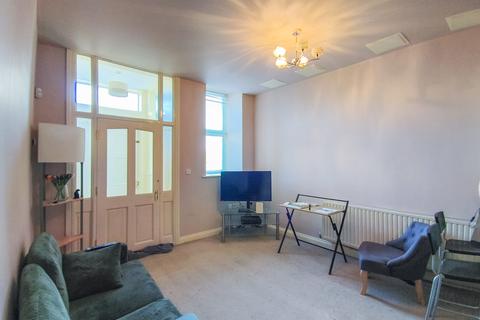 2 bedroom flat for sale, Rupert Court, Newcastle upon Tyne NE15