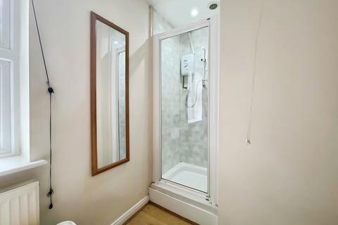 undefined, Carlton Close, Leicestershire LE11