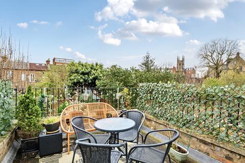2 bedroom flat for sale, St. John's Villas, Archway, London, N19
