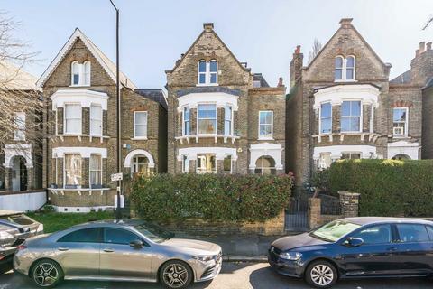 2 bedroom flat for sale, Chelsham Road, London SW4