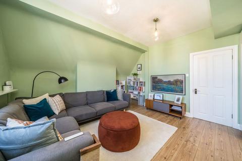 2 bedroom flat for sale, Chelsham Road, London SW4