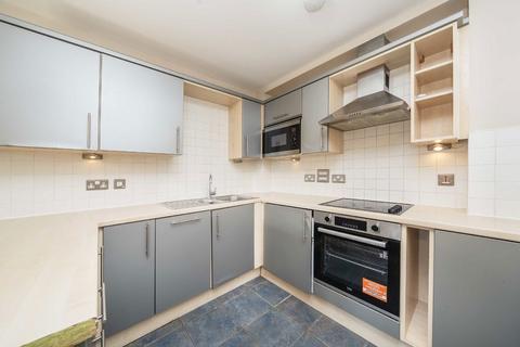 2 bedroom flat for sale, Prince Of Wales Terrace, London W4