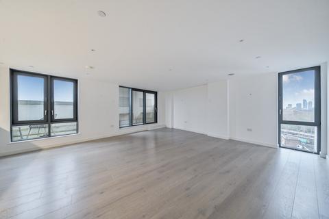3 bedroom flat for sale, City North Place, London, N4
